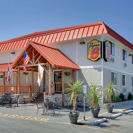 Super 8 By Wyndham Cody Hotel Ngoại thất bức ảnh